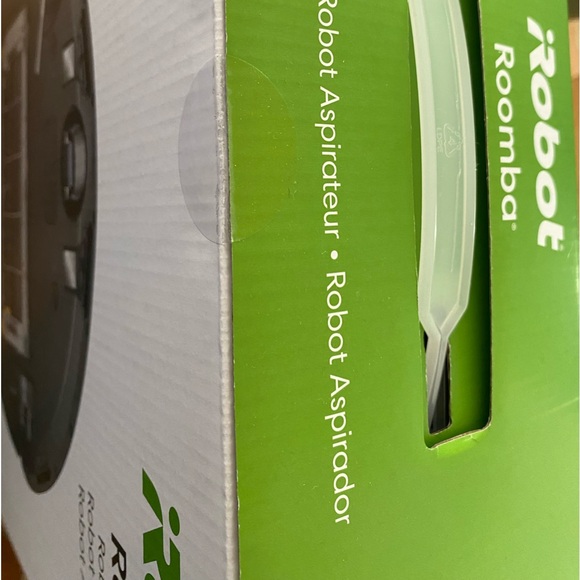 New in Box Wi-Fi Roomba Robot 694 - Picture 4 of 4